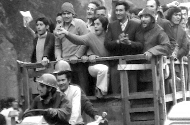 La batalla de Chile: La lucha de un pueblo sin armas - Primera parte: La insurreción de la burguesía - Z filmu