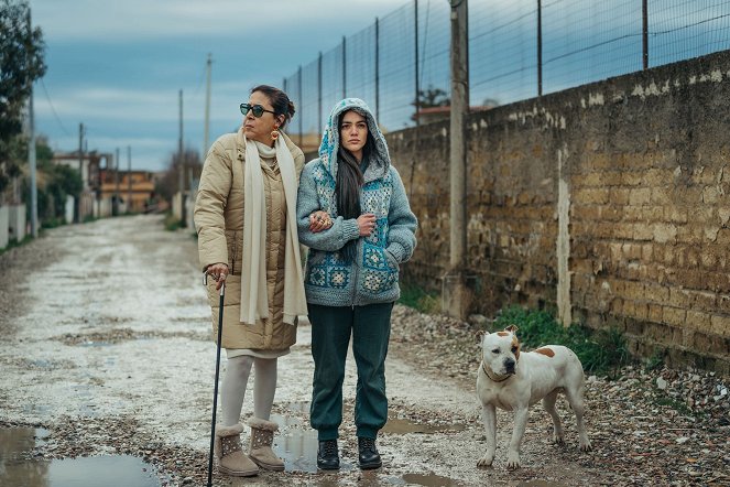 Il vizio della speranza - De la película - Marina Confalone, Pina Turco