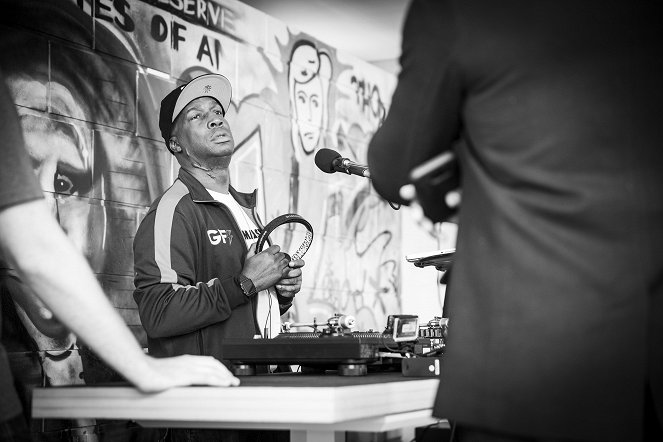 Get Down - Z imprez - Grandmaster Flash, an executive producer for the Netflix original series The Get Down gives a lesson at a press day in London