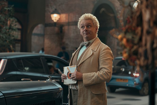 Good Omens - Chapter 2: The Clue Featuring the Minisode a Companion to Owls - Do filme