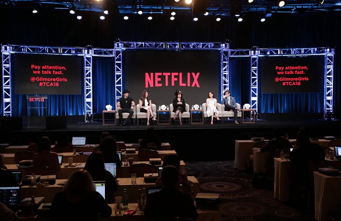 Gilmore Girls: A Year in the Life - Evenementen - Gilmore Girls at Netflix 2016 Summer TCA at the Beverly Hilton Hotel on Wednesday, July 27, 2016, in Beverly Hills, CA