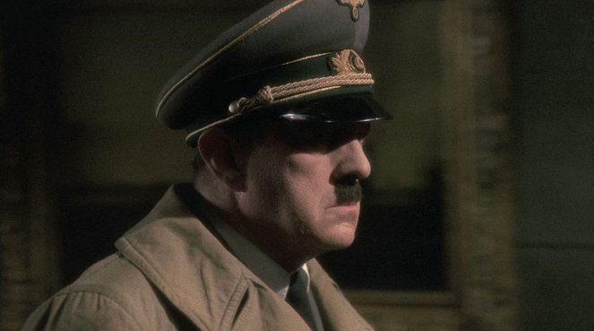 Hitler: The Last Ten Days - Van film - Alec Guinness