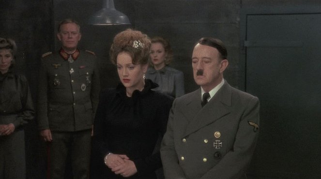 Hitler: Los diez últimos días - De la película - Doris Kunstmann, Alec Guinness