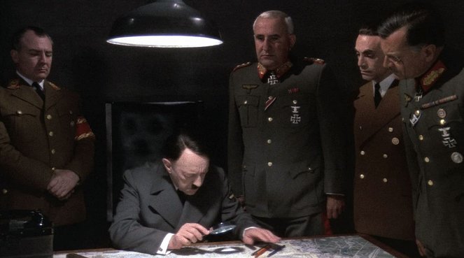 Hitler: The Last Ten Days - Z filmu - Alec Guinness
