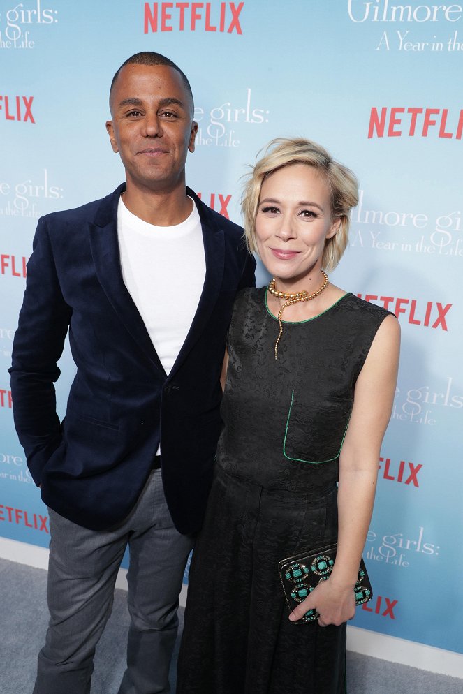 Gilmore Girls: A Year in the Life - Events - Netflix's "Gilmore Girls: A Year in the Life" Premiere - Yanic Truesdale, Liza Weil