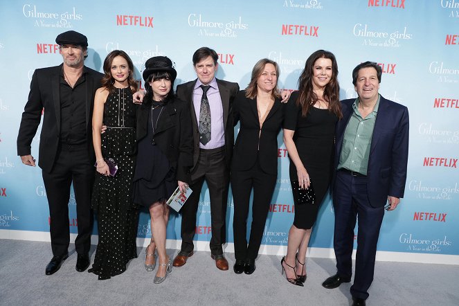 Kochane kłopoty: rok z życia - Z imprez - Netflix's "Gilmore Girls: A Year in the Life" Premiere - Scott Patterson, Alexis Bledel, Lauren Graham