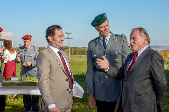 Um Himmels Willen - So ein Hundeleben - Kuvat elokuvasta