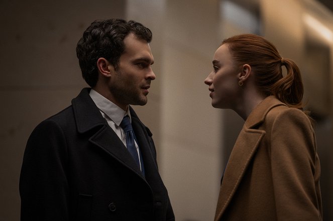 Juego limpio - De la película - Alden Ehrenreich, Phoebe Dynevor