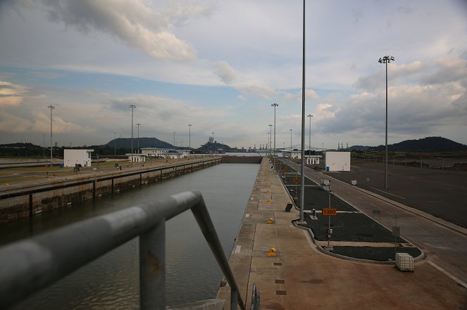 Impossible Engineering - Panama Canal Overhaul - Photos