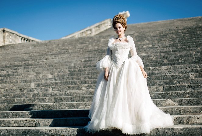 Marie Antoinette - Queen of France - Kuvat elokuvasta - Emilia Schüle