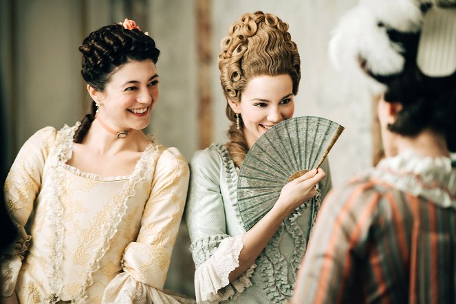 Marie-Antoinette - Reine de France - Do filme - Jasmine Blackborow, Emilia Schüle