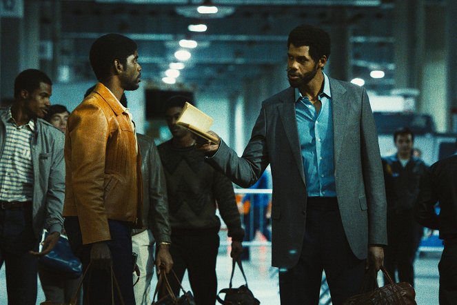 Winning Time: The Rise of the Lakers Dynasty - The Hamburger Hamlet - Kuvat elokuvasta - Quincy Isaiah, Solomon Hughes