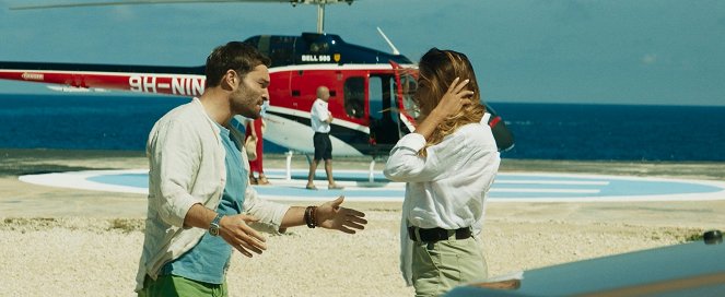 Deep Fear - Tauch um Dein Leben! - Filmfotos - Ed Westwick, Madalina Diana Ghenea