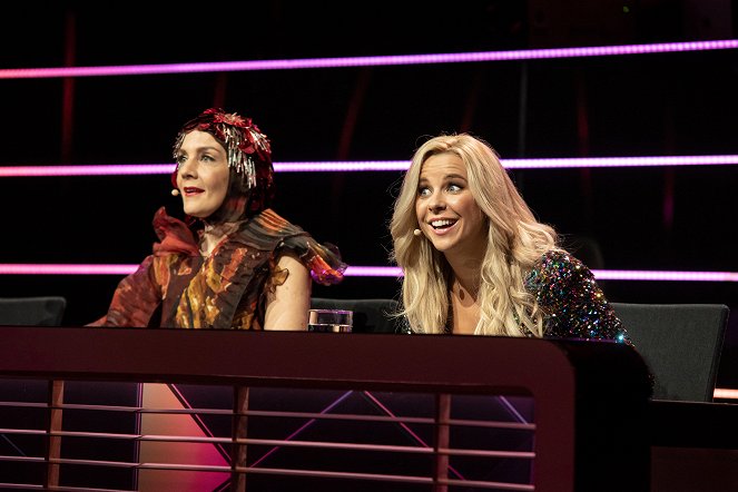 Masked Singer Suomi - Van film - Maria Veitola, Krista Siegfrids