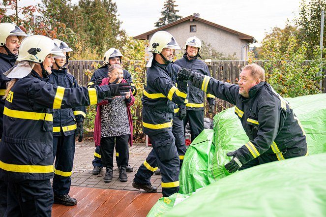 Co ste hasiči - Dokaž, že jsi chlap, Báro! - Filmfotos - Petr Rychlý, Marek Holý, Václav Kopta