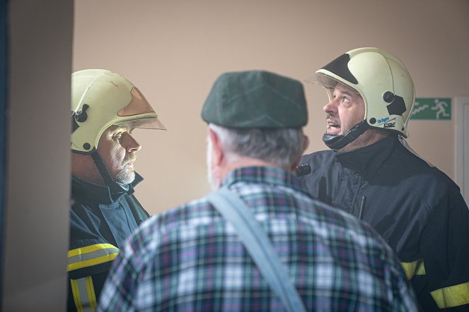 Co ste hasiči - Dokaž, že jsi chlap, Báro! - Filmfotos - Václav Kopta, Petr Rychlý