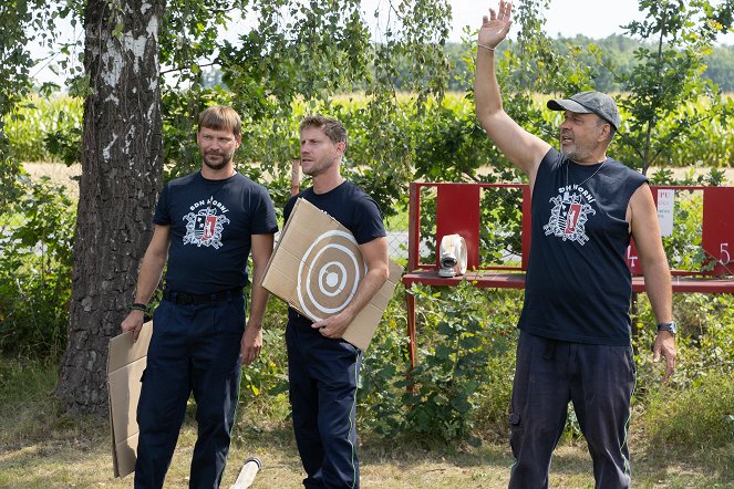 Co ste hasiči - Dokaž, že jsi chlap, Báro! - Photos - Marek Holý, Jaromír Nosek, Petr Rychlý