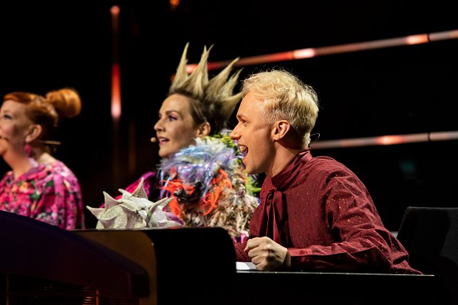 Masked Singer Suomi - Filmfotók - Maria Veitola, Christoffer Strandberg