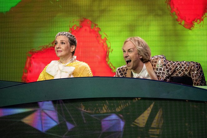 Masked Singer Suomi - Z filmu - Maria Veitola, Christoffer Strandberg