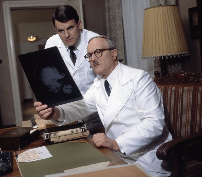 Berühmte Ärzte der Charité: Krisis - Photos
