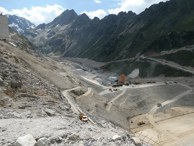 DokThema - Klimaschutz contra Naturschutz? Streit um Mega-Kraftwerk in den Alpen - Van film