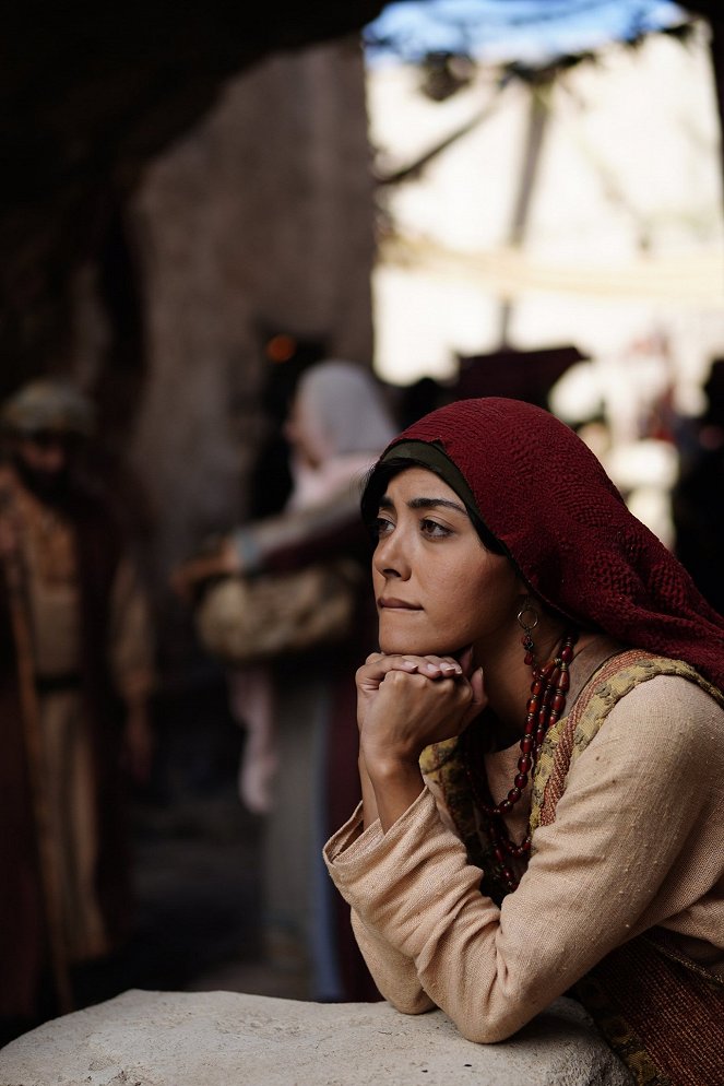 The Chosen - Hrom - Z filmu - Yasmine Al-Bustami