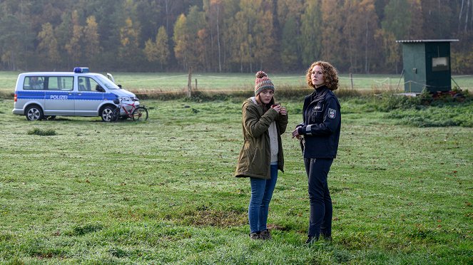 SOKO Wismar - Season 21 - Tödlicher Torf - Z filmu - Antonia Wiedemann, Stella Hinrichs