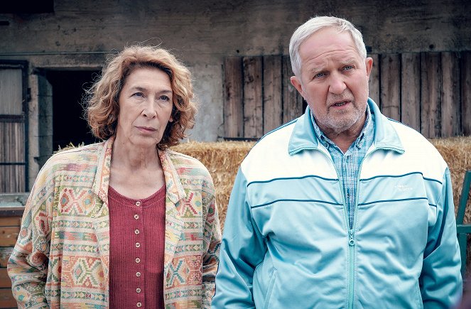 Tatort - Bauernsterben - De la película - Adele Neuhauser, Harald Krassnitzer