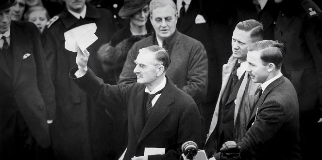 Mystères d'archives : 1938. Chamberlain cherche la paix avec Hitler - Kuvat elokuvasta - Neville Chamberlain