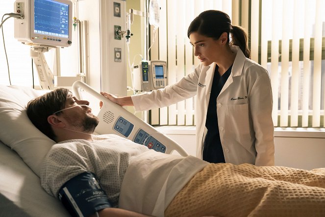 Szpital New Amsterdam - Season 4 - Połączenie - Z filmu - Patrick Murney, Janet Montgomery
