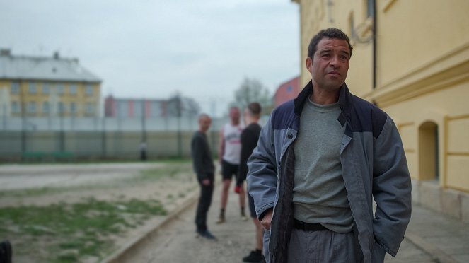 Jak przeżyć w najcięższych więzieniach świata - Czechy: Więzienie zniszczonych przez metamfetaminę - Z filmu - Raphael Rowe