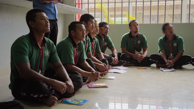 Inside World's Toughest Prisons - Indonésie : La prison de la reprogrammation - Film
