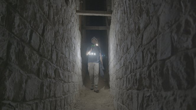 Inside Pyramids - Z filmu