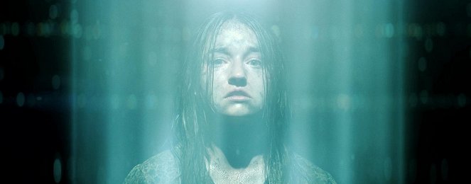 No One Will Save You - Do filme - Kaitlyn Dever