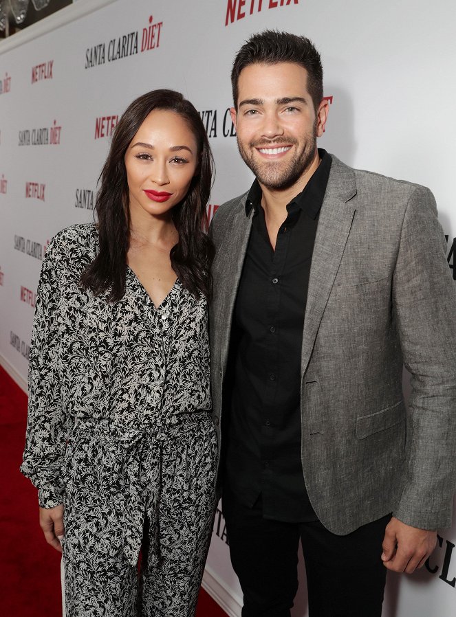 Santa Clarita Diet - Série 1 - Z akcií - Cara Santana seen at at the Netflix 'Santa Clarita Diet' premiere at the ArcLight Cinerama Dome on Wednesday, February 1st, 2017