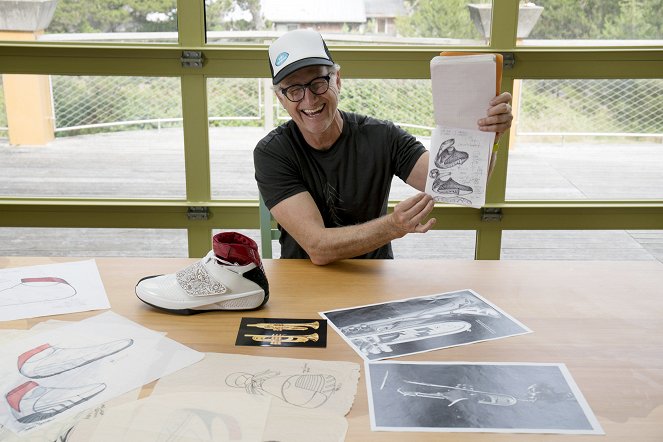 Abstrakt: Sztuka designu - Tinker Hatfield – projektant butów Nike - Z filmu