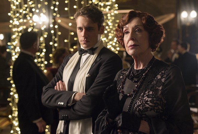 Cable Girls - Chapter 9: The Choice - Photos
