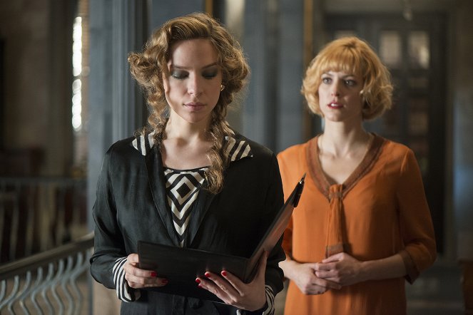 Cable Girls - Chapter 12: Guilt - Photos