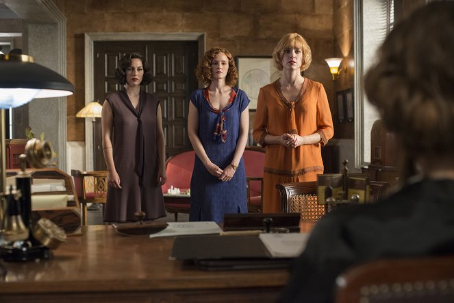 Cable Girls - Chapter 12: Guilt - Photos
