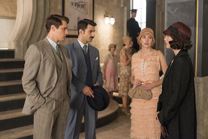 Cable Girls - Chapter 15: Opportunities - Photos
