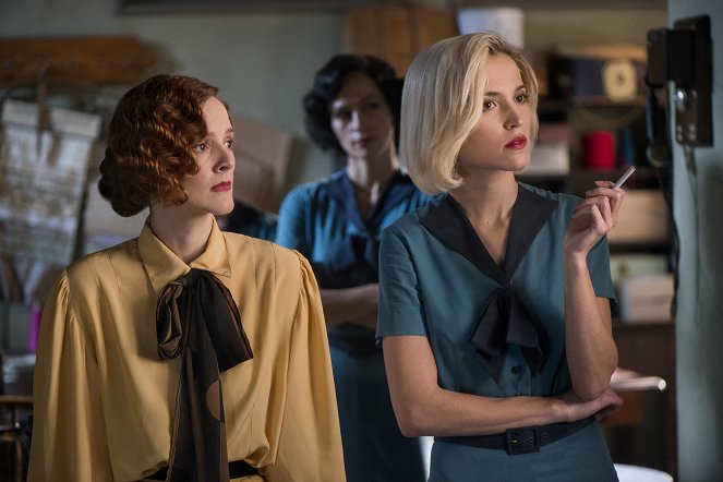 Cable Girls - Chapter 19: Truth - Photos