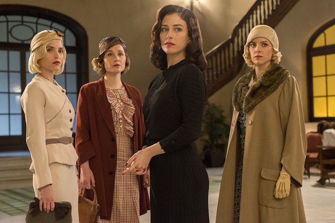 Cable Girls - Chapter 21: Sin - Photos