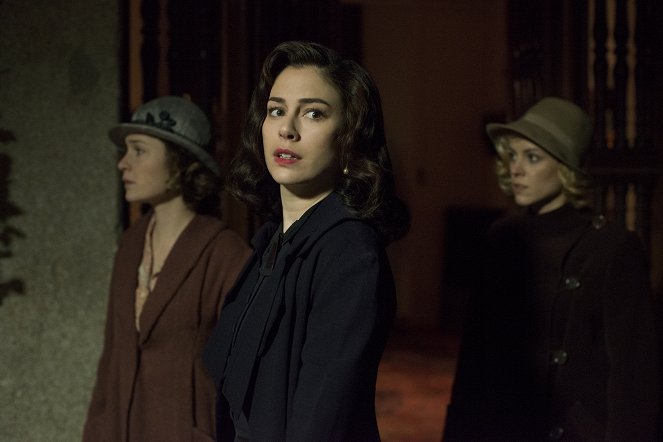 Cable Girls - Chapter 22: Fight - Photos