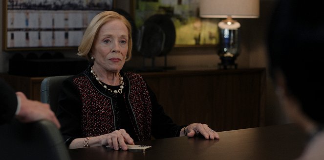 The Morning Show - Ghost in the Machine - De la película - Holland Taylor