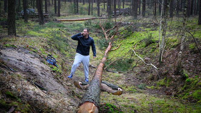 SOKO Wismar - Holz fällt! - Filmfotos - Dominic Boeer