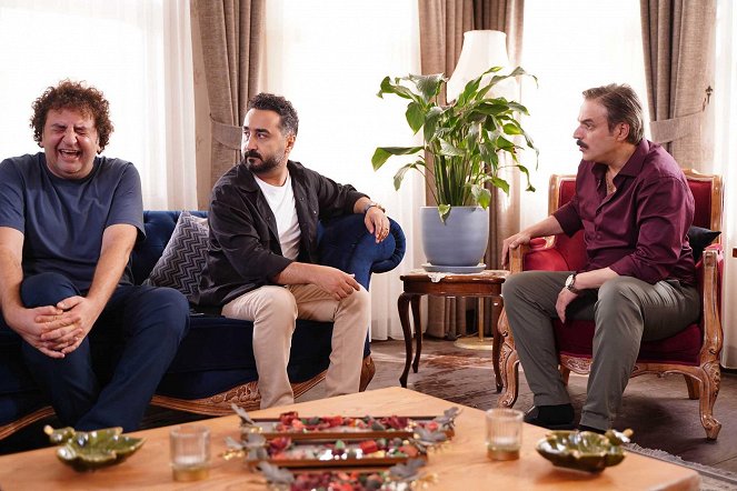 Benim Güzel Ailem - Episode 12 - Kuvat elokuvasta - Barış Yıldız, Onur Buldu, Ufuk Özkan
