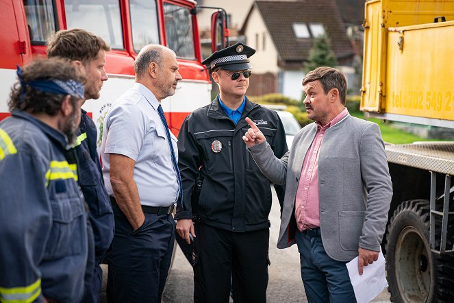 Co ste hasiči - Porod - Filmfotos - Jaromír Nosek, Petr Rychlý, Filip Kaňkovský, Tomáš Bambušek