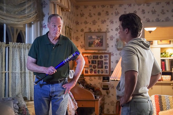 Young Sheldon - German for Beginners and a Crazy Old Man with a Bat - Van film