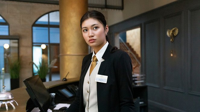 Hotel Mondial - Zurück auf Los - De la película - Nhung Hong