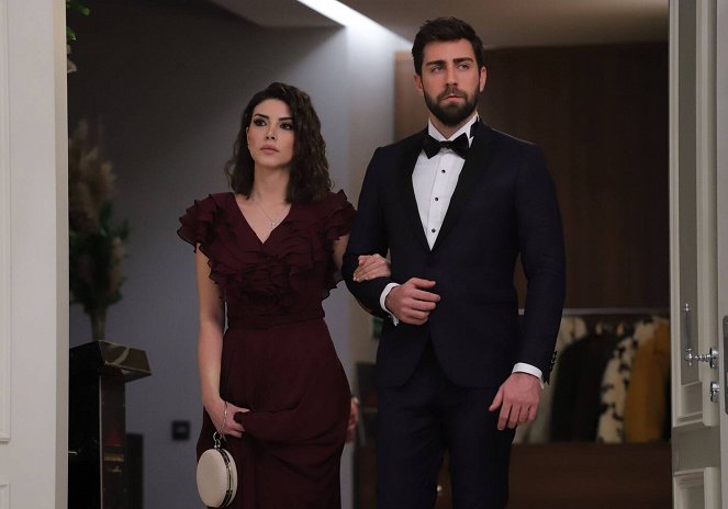 Teşkilat - Season 1 - De la película - Deniz Baysal, Çağlar Ertuğrul